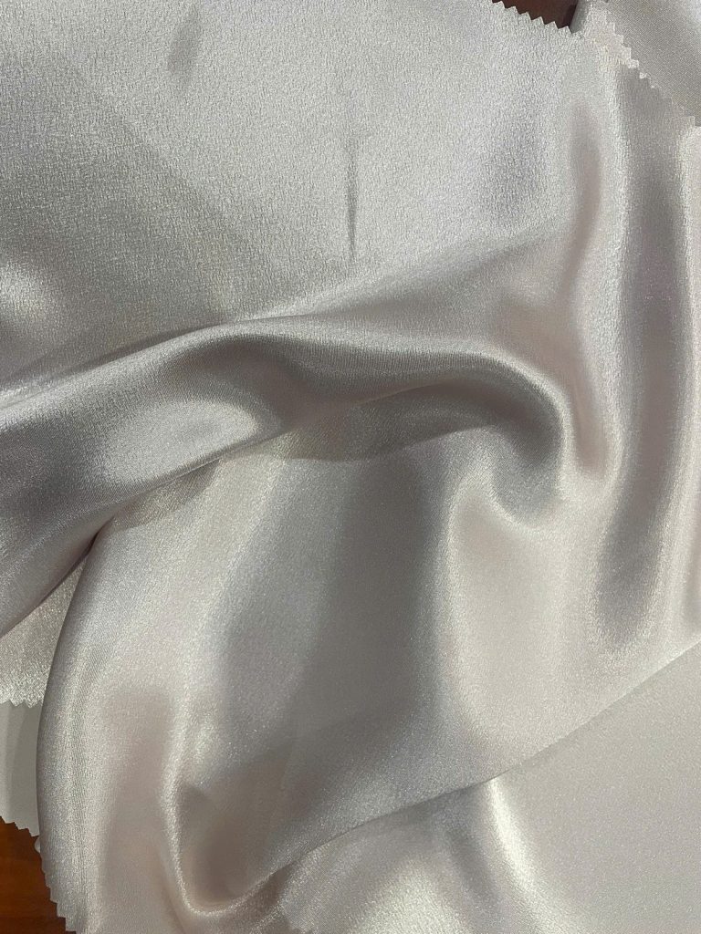 Vải phi bóng màu trắng ngà
